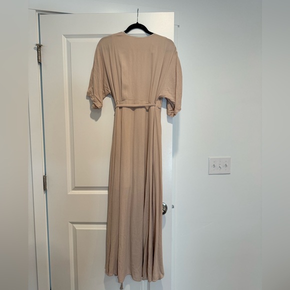 In-loom taupe wrap maxi dress size medium - Picture 5 of 5